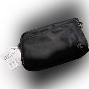 BLACK lululemon 2L Crossbody or Fanny w/ 2 Zippered Pockets